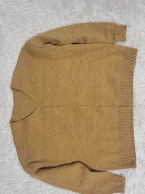 Womans Wool Crew/highneck Sweater With V-Neck Back in Camel Brown